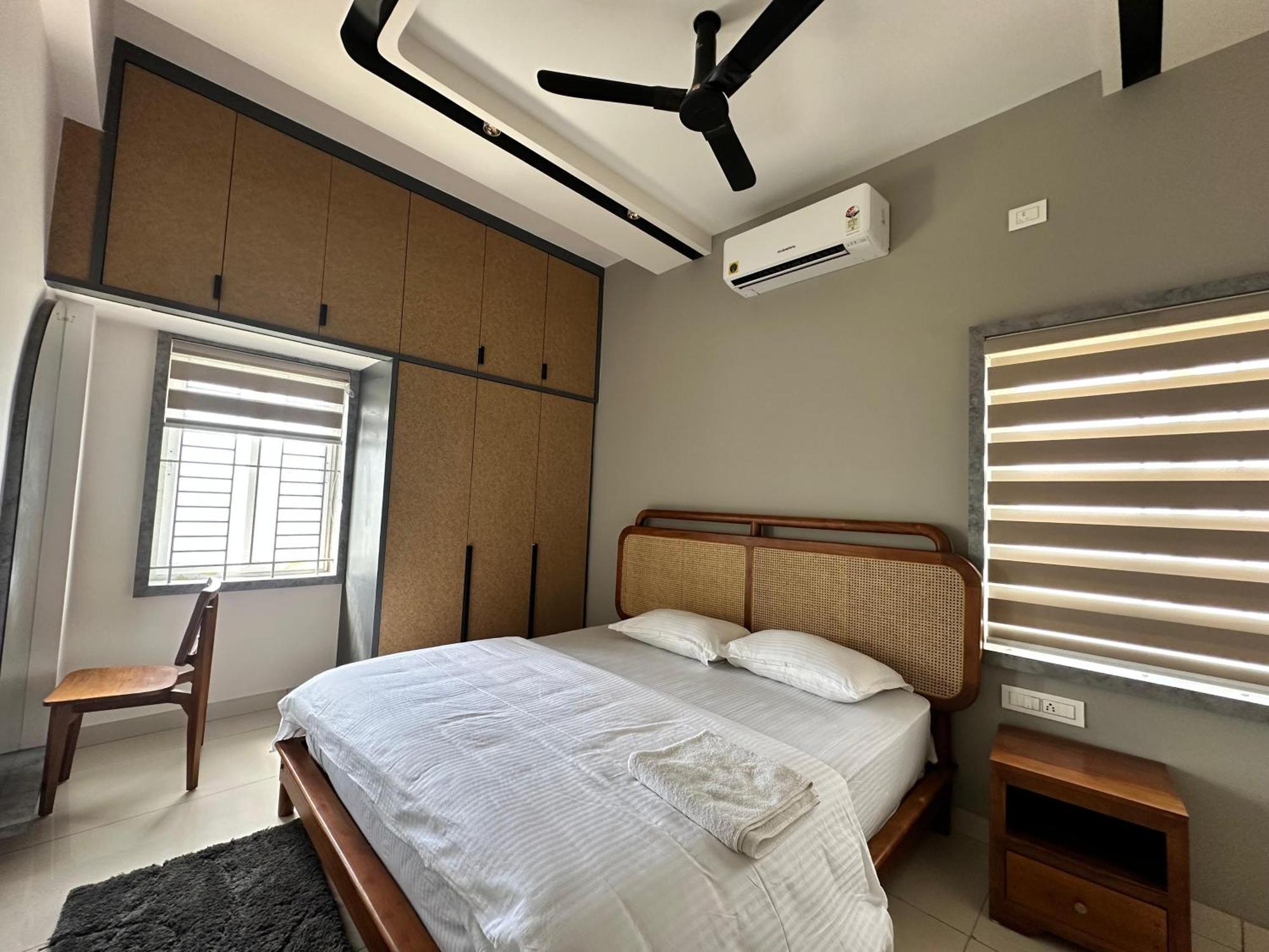 Thulasi Avenue Inn Поллачи Экстерьер фото